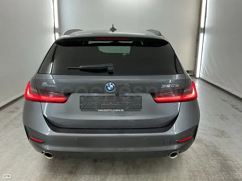 Usado BMW 330e 292 CV (214 kW) 2022 Gris / plata Familiar