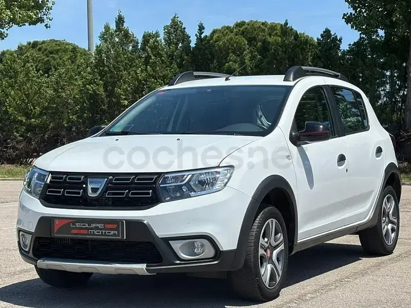 Usado Dacia Sandero Stepway 90 CV (66 kW) 2017 Blanco Berlina