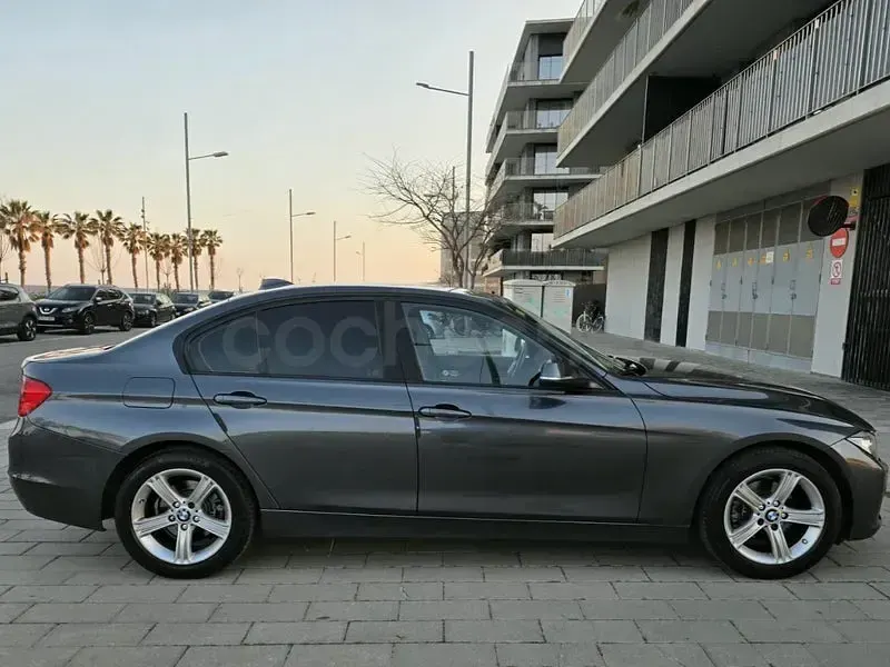 Usado BMW 318 150 CV (110 kW) 2015 Gris / plata Berlina