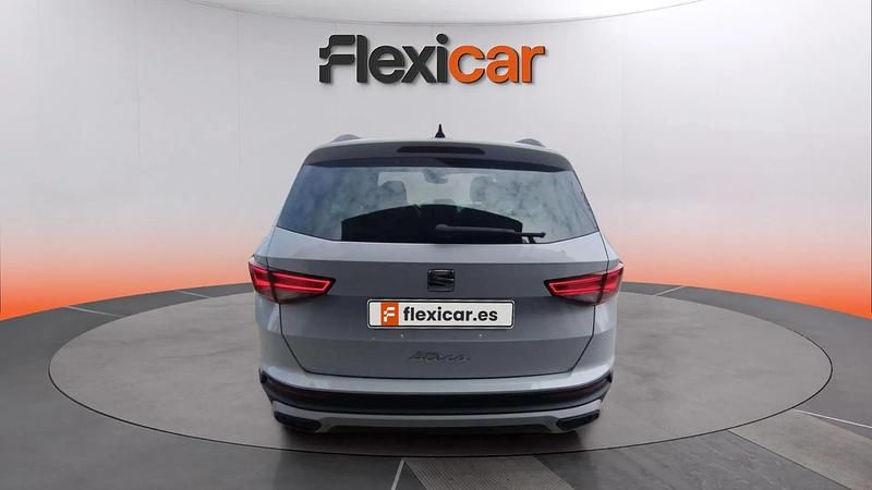Usado Seat Ateca Style 150 CV (110 kW) 2023 Blanco SUV