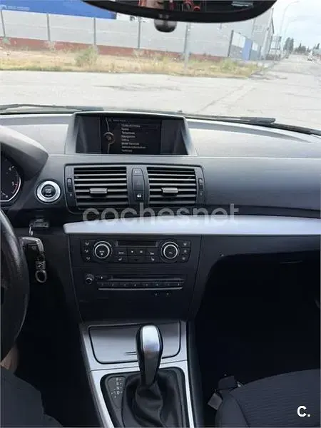 Usado BMW 118 143 CV (105 kW) 2011 Negro Utilitario