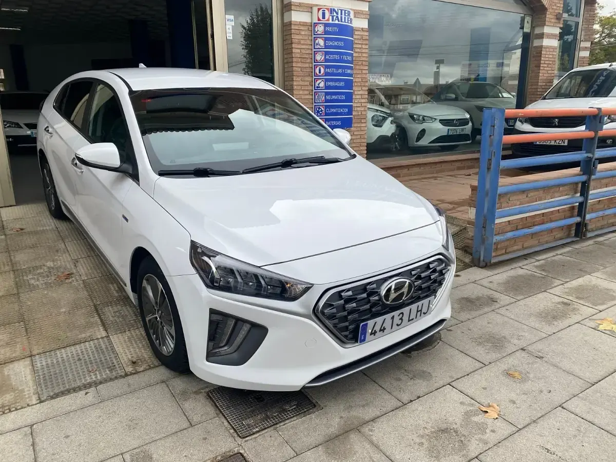 Usado Hyundai Ioniq 141 CV (103 kW) 2020 Blanco Utilitario