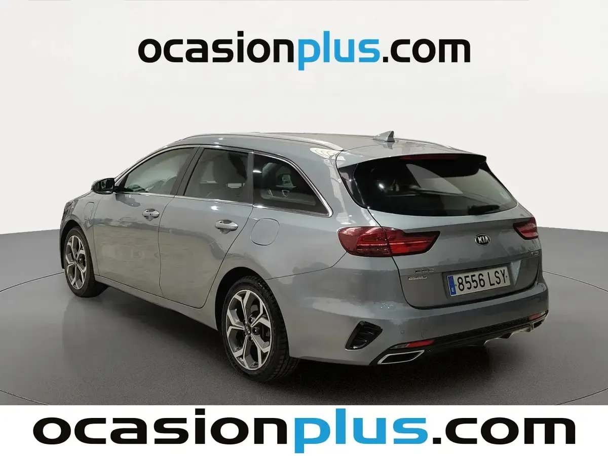 Usado Kia Ceed 141 CV (103 kW) 2021 Gris Utilitario