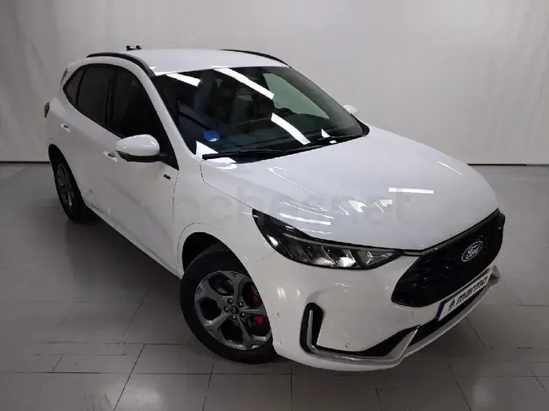 Usado Ford Kuga ST-Line X 243 CV (178 kW) 2025 Blanco SUV