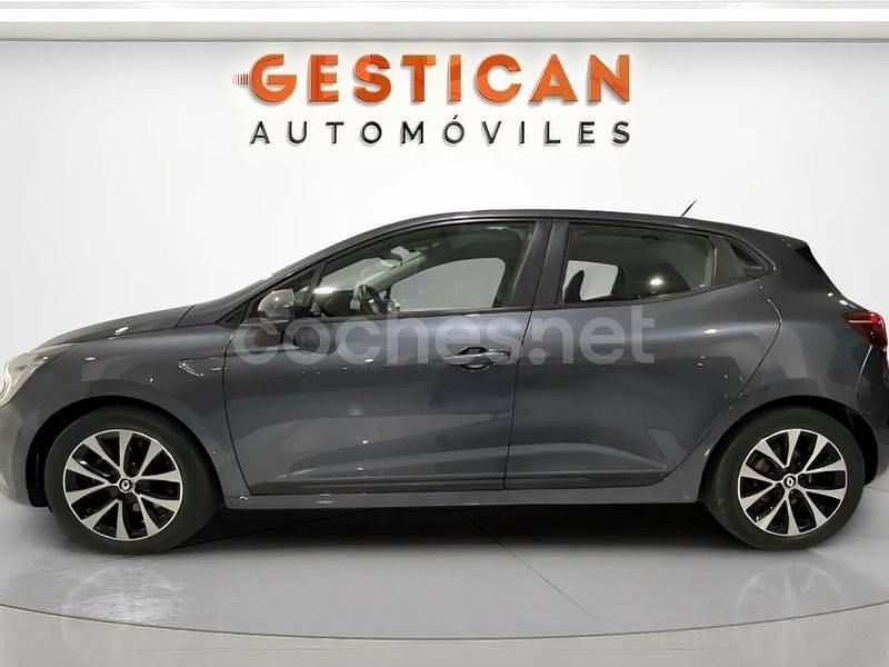 Usado Renault Clio V Zen 140 CV (102 kW) 2022 Gris / plata Berlina
