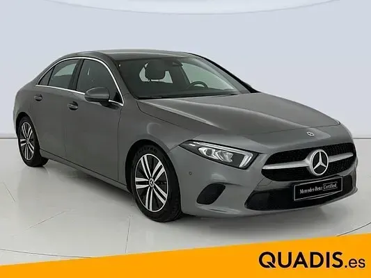 Usado Mercedes A180 Progressive 136 CV (100 kW) 2022 Gris Berlina