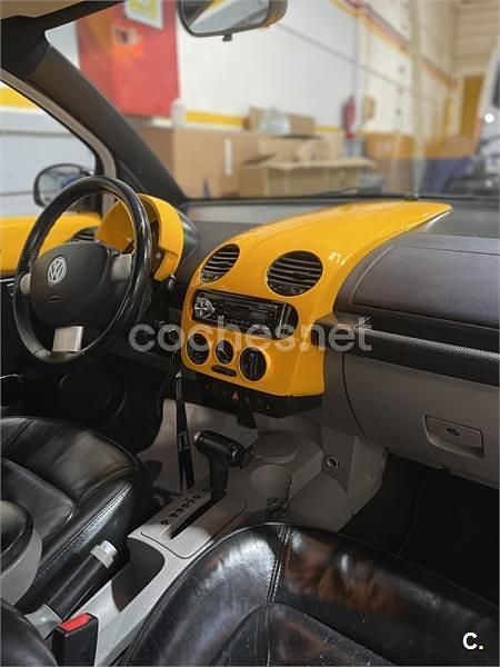 Usado VW New Beetle 115 CV (84 kW) 2001 Naranja Utilitario
