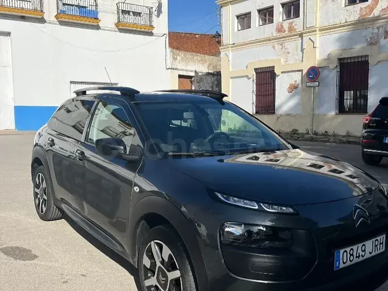 Usado Citroën C4 Live 100 CV (73 kW) 2016 Gris / plata Berlina