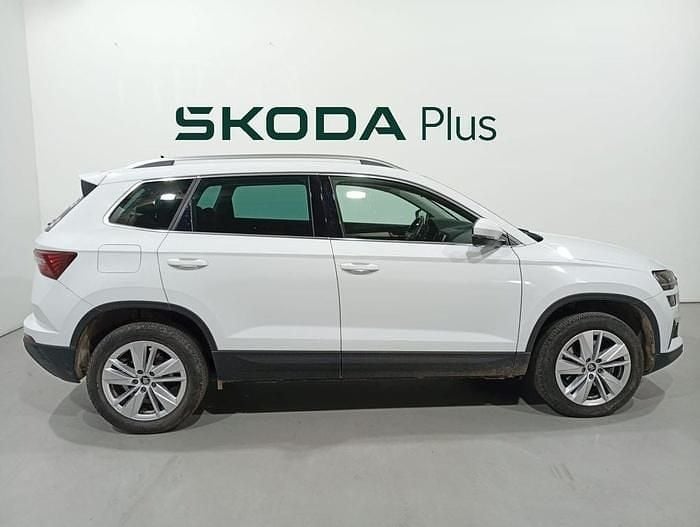 Usado Skoda Karoq Selection 150 CV (110 kW) 2025 Blanco SUV