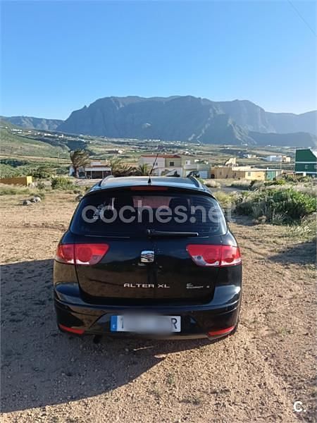 Usado Seat Altea XL Reference 105 CV (77 kW) 2011 Negro Monovolumen