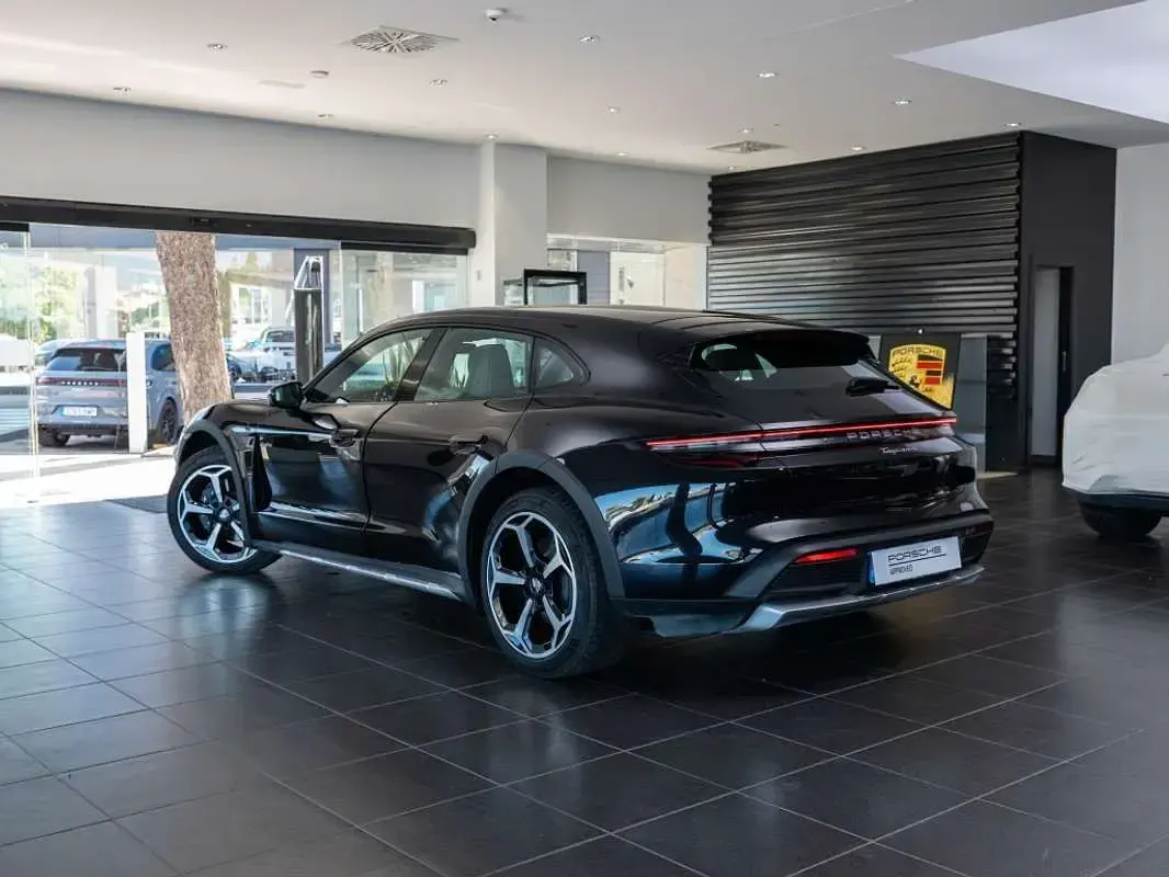 Nuevo Porsche Taycan Cross Turismo 319 kW (435 CV) 2026 Negro Familiar