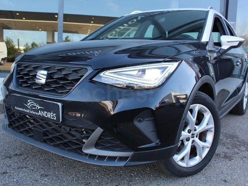 Usado Seat Arona FR 115 CV (84 kW) 2024 Negro SUV