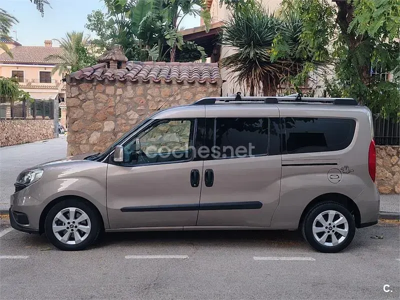 Usado Fiat Doblò Lounge 120 CV (88 kW) 2016 Beige Monovolumen