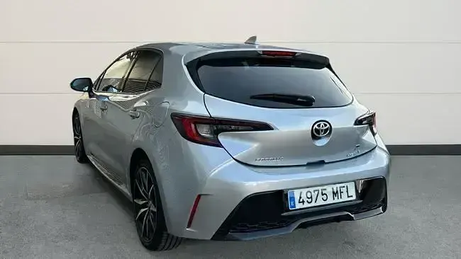 Usado Toyota Corolla Sport 140 CV (102 kW) 2023 Gris Berlina