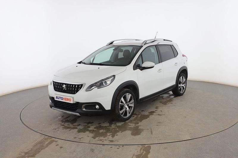 Usado Peugeot 2008 Allure 102 CV (75 kW) 2018 Blanco SUV