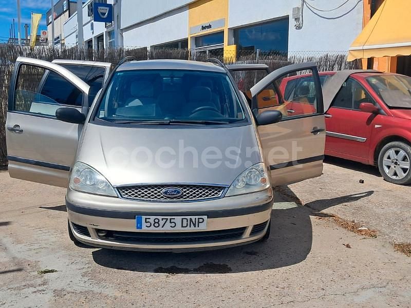 Gris / plata Usado 2005 Ford Galaxy Ghia Monovolumen | 3500 € - Imagen 1/4