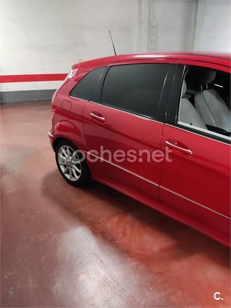 Usado Mercedes B150 95 CV (69 kW) 2008 Rojo Monovolumen