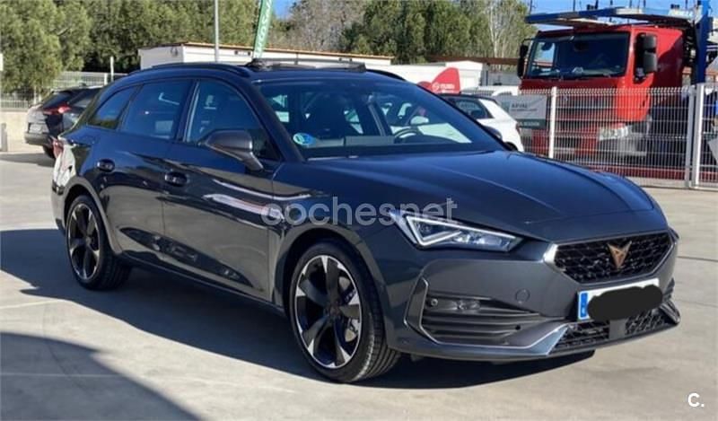 Gris / plata Usado 2024 Cupra Leon Familiar | 27.900 € (Precio justo) - Imagen 1/4