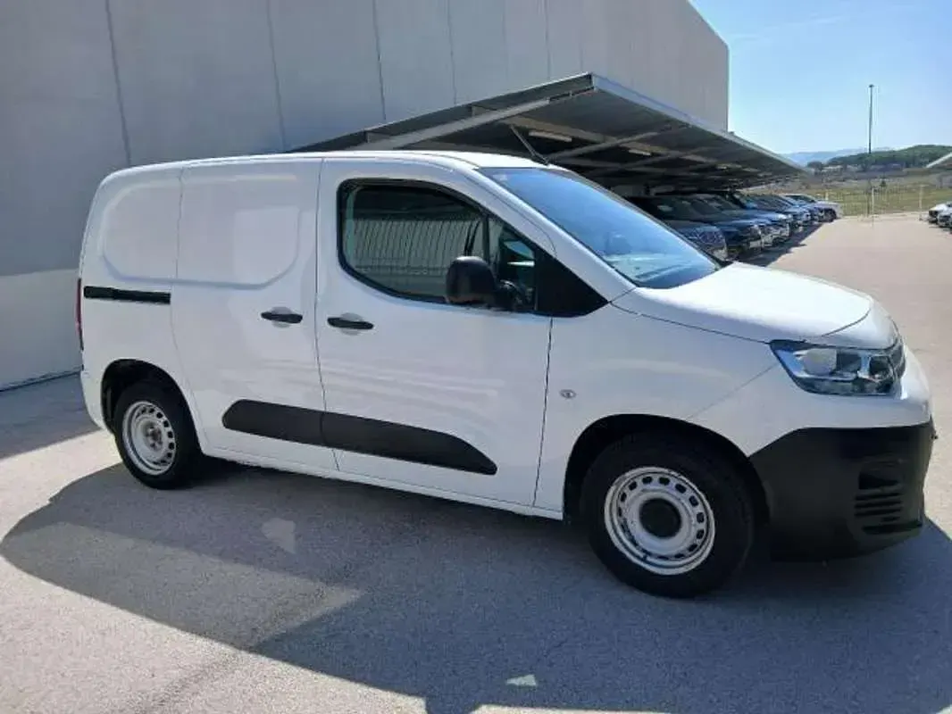 Usado Citroën Berlingo 102 CV (75 kW) 2020 Blanco Monovolumen