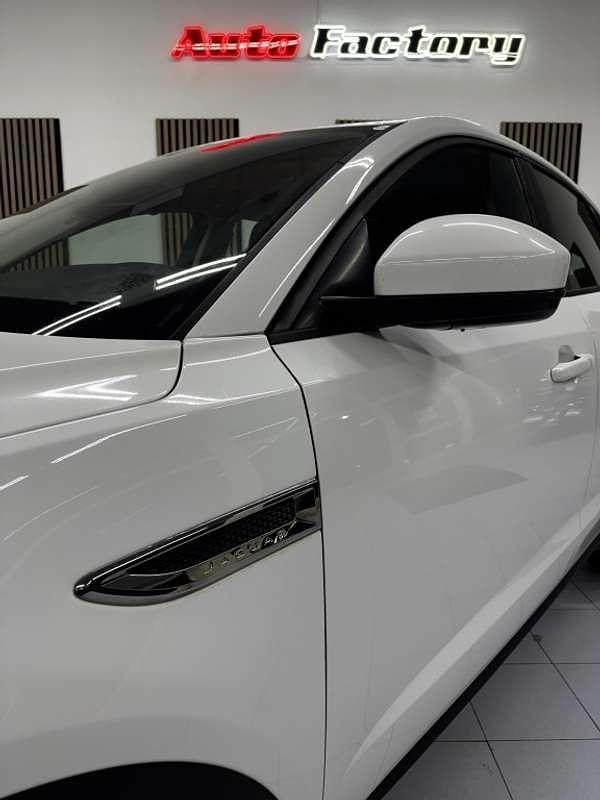 Usado Jaguar E-Pace SE 150 CV (110 kW) 2019 Blanco SUV