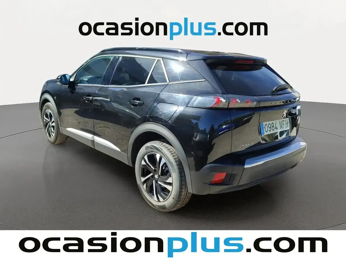 Usado Peugeot 2008 Allure 100 CV (73 kW) 2024 Blanco SUV