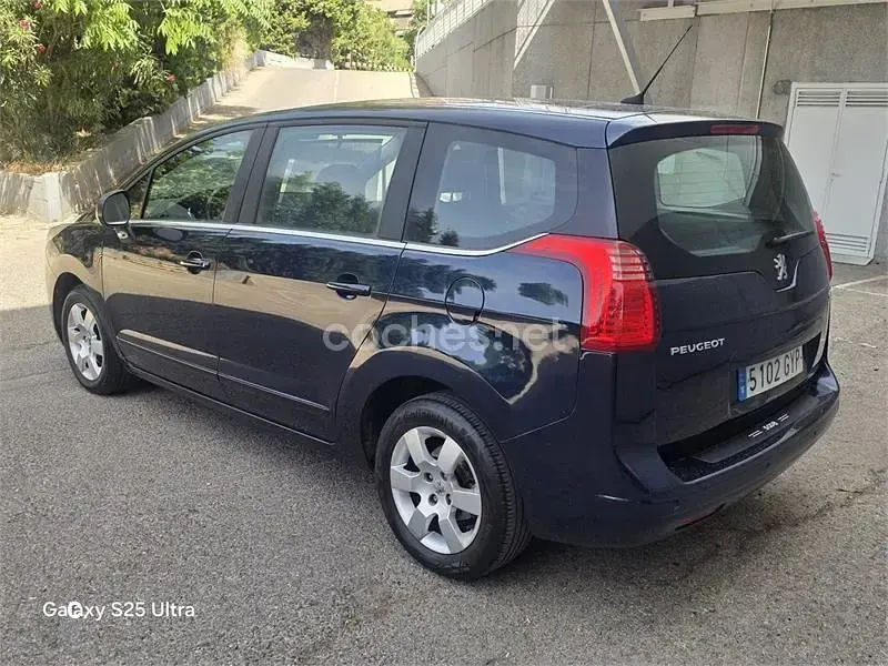 Usado Peugeot 5008 Sport 156 CV (114 kW) 2010 Azul Monovolumen