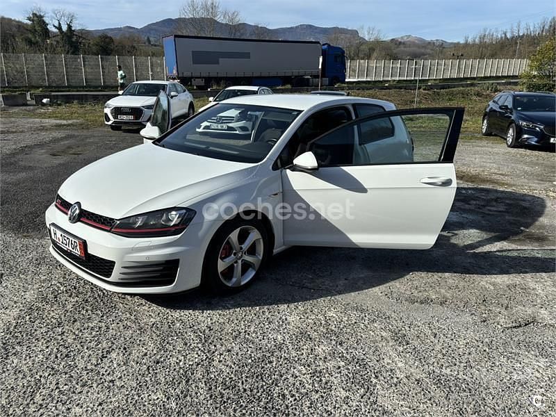 Usado VW Golf VII GTI 230 CV (169 kW) 2017 Blanco Berlina