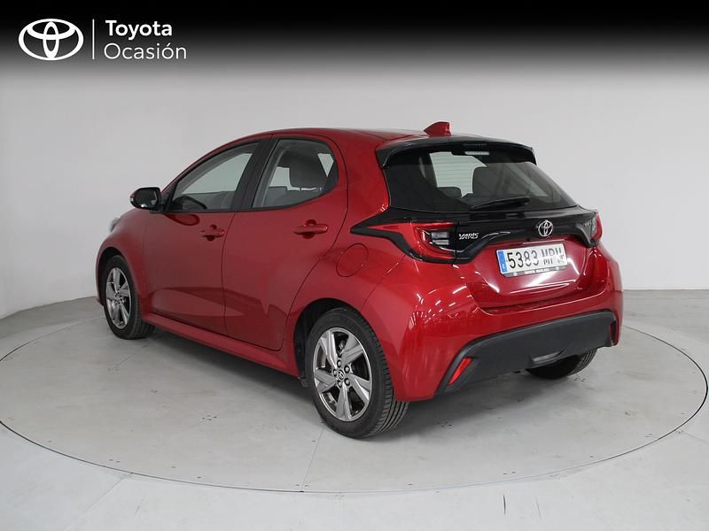 Usado Toyota Yaris Hybrid Active 116 CV (85 kW) 2024 Rojo Berlina