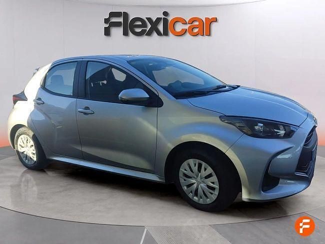 Usado Toyota Yaris Hybrid Business Edition 116 CV (85 kW) 2025 Gris