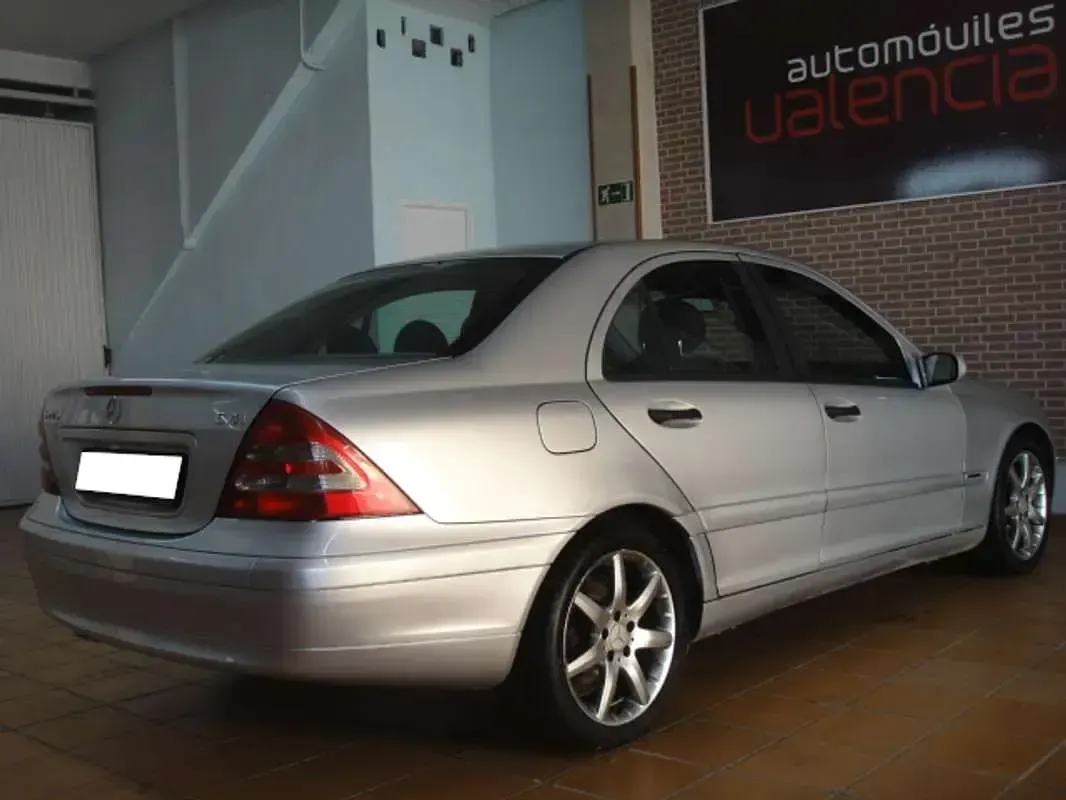 Usado Mercedes C220 Classic 143 CV (105 kW) 2000 Gris Berlina