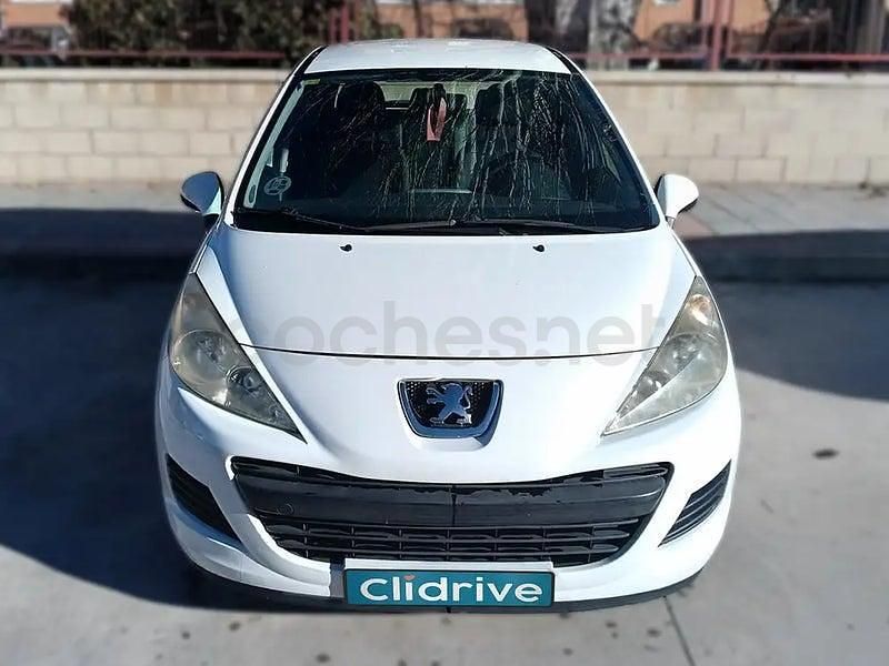 Usado Peugeot 207 70 CV (51 kW) 2010 Blanco Berlina