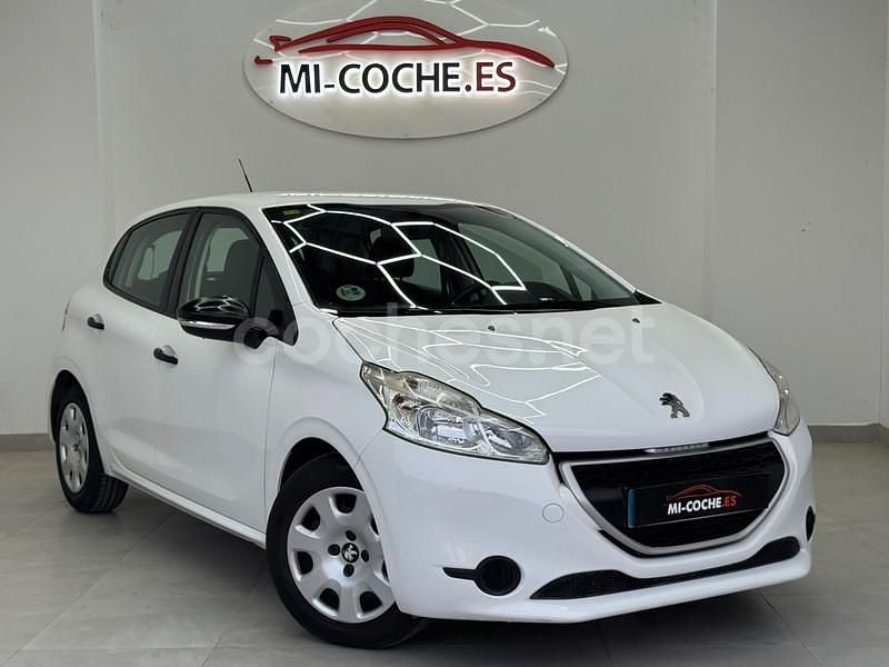Blanco Usado 2014 Peugeot 208 Active Utilitario | 6499 € (Buen precio) - Imagen 1/4