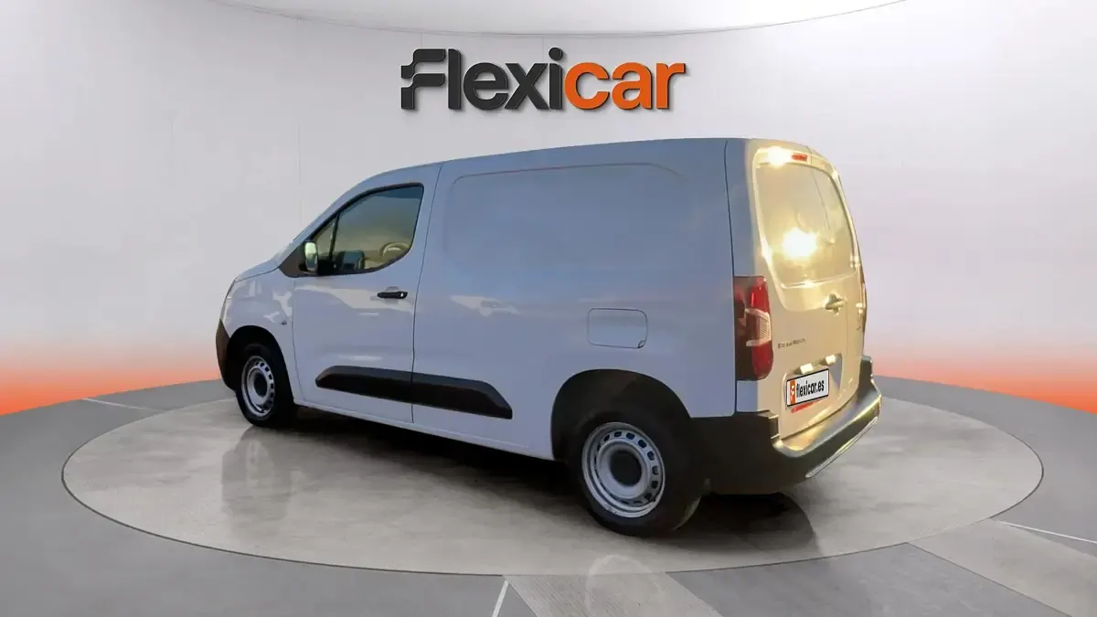 Usado Citroën Berlingo Live 102 CV (75 kW) 2020 Blanco Monovolumen