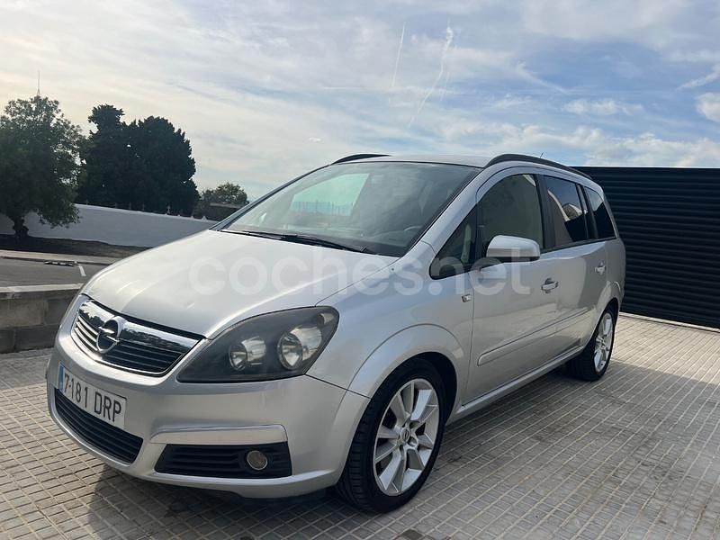 Gris / plata Usado 2006 Opel Zafira Cosmo Monovolumen | 2990 € (Buen precio) - Imagen 1/4