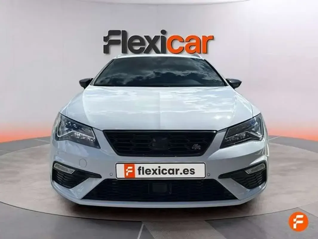 Usado Seat Leon ST FR 150 CV (110 kW) 2019 Blanco Familiar