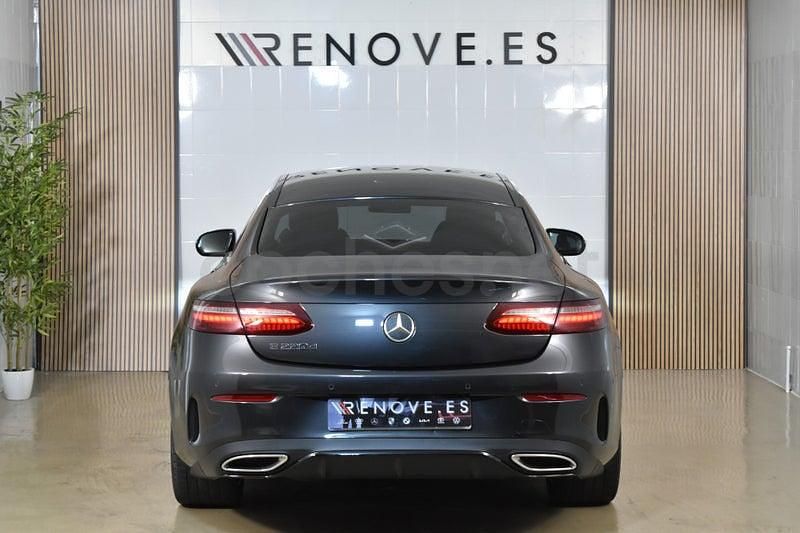 Usado Mercedes E220 194 CV (142 kW) 2023 Gris / plata Coupe
