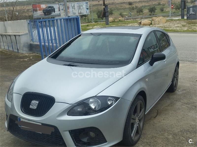 Usado Seat Leon FR 170 CV (125 kW) 2008 Gris / plata Berlina