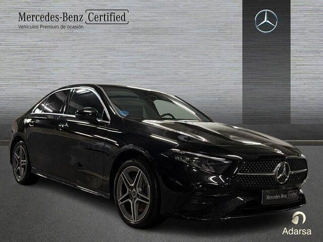 Usado Mercedes A250 AMG line 218 CV (160 kW) 2024 Negro cosmos Berlina