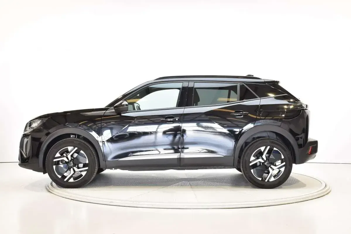 Usado Peugeot 2008 Allure 145 CV (106 kW) 2025 Negro SUV