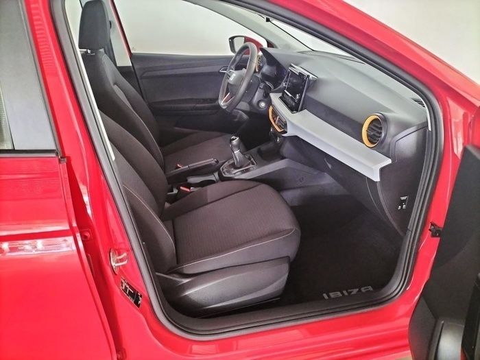 Usado Seat Ibiza Style Plus 110 CV (80 kW) 2022 Rojo