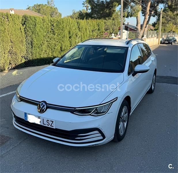 Usado VW Golf VIII Life 115 CV (84 kW) 2021 Blanco Familiar