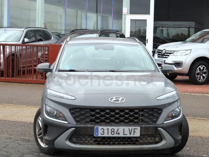 Usado Hyundai Kona 136 CV (100 kW) 2022 Gris / plata SUV