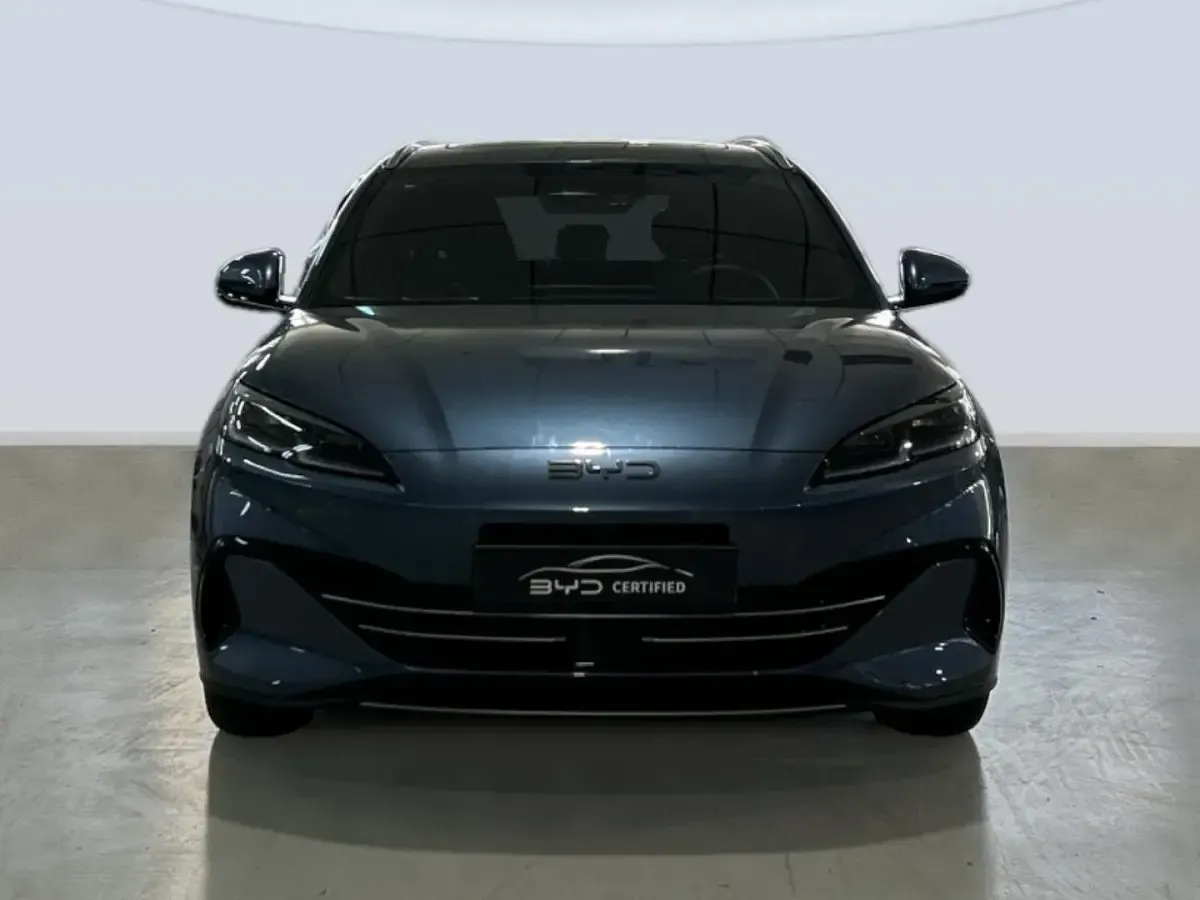 Usado BYD Seal Comfort 212 CV (155 kW) 2025 Azul Familiar