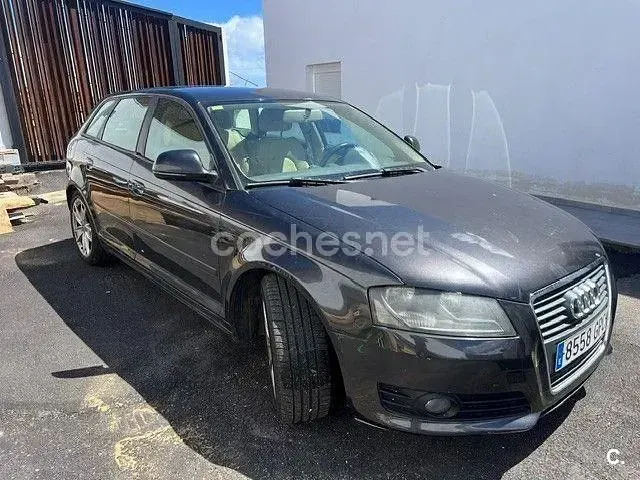 Usado Audi A3 Ambiente 160 CV (117 kW) 2009 Negro Utilitario