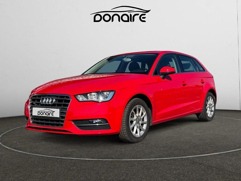 Rojo Usado 2014 Audi A3 Attraction | 12.990 € (Precio justo) - Imagen 1/4
