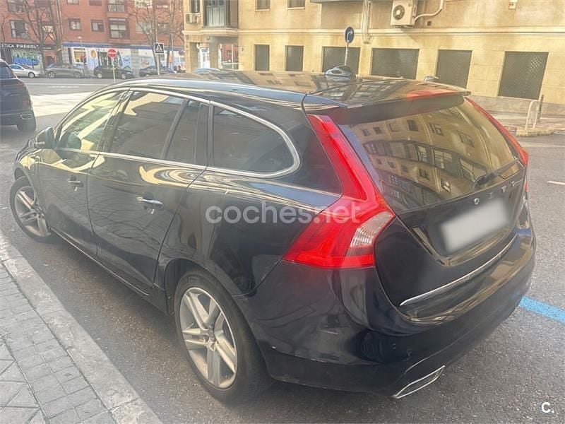 Usado Volvo V60 285 CV (209 kW) 2016 Negro Familiar