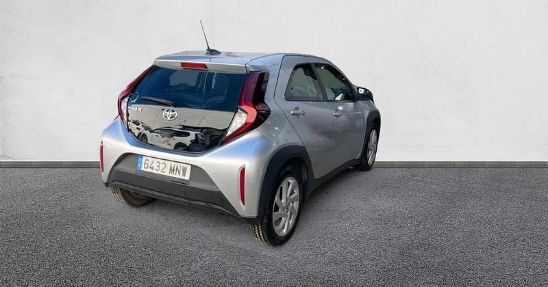 Usado Toyota Aygo X Play 72 CV (52 kW) 2024 SUV