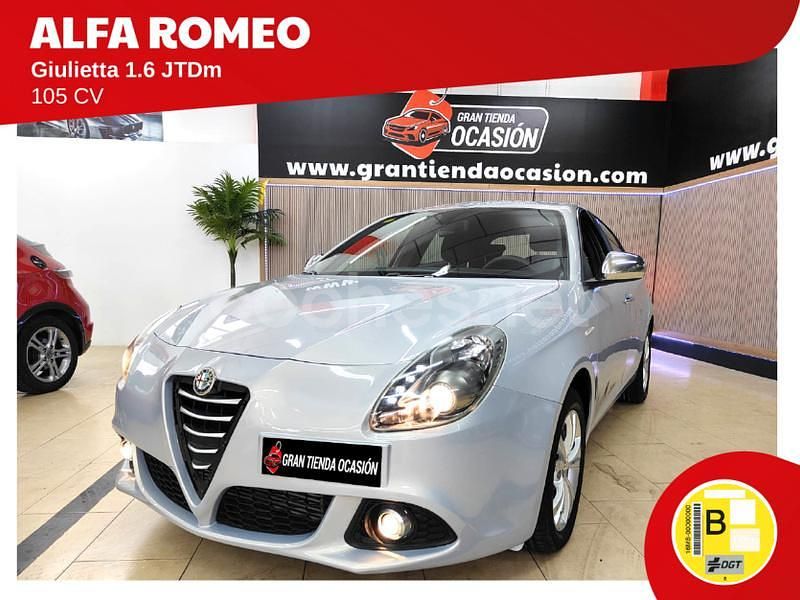 Gris / plata Usado 2014 Alfa Romeo Giulietta Progression Utilitario | 7980 € (Precio justo) - Imagen 1/4