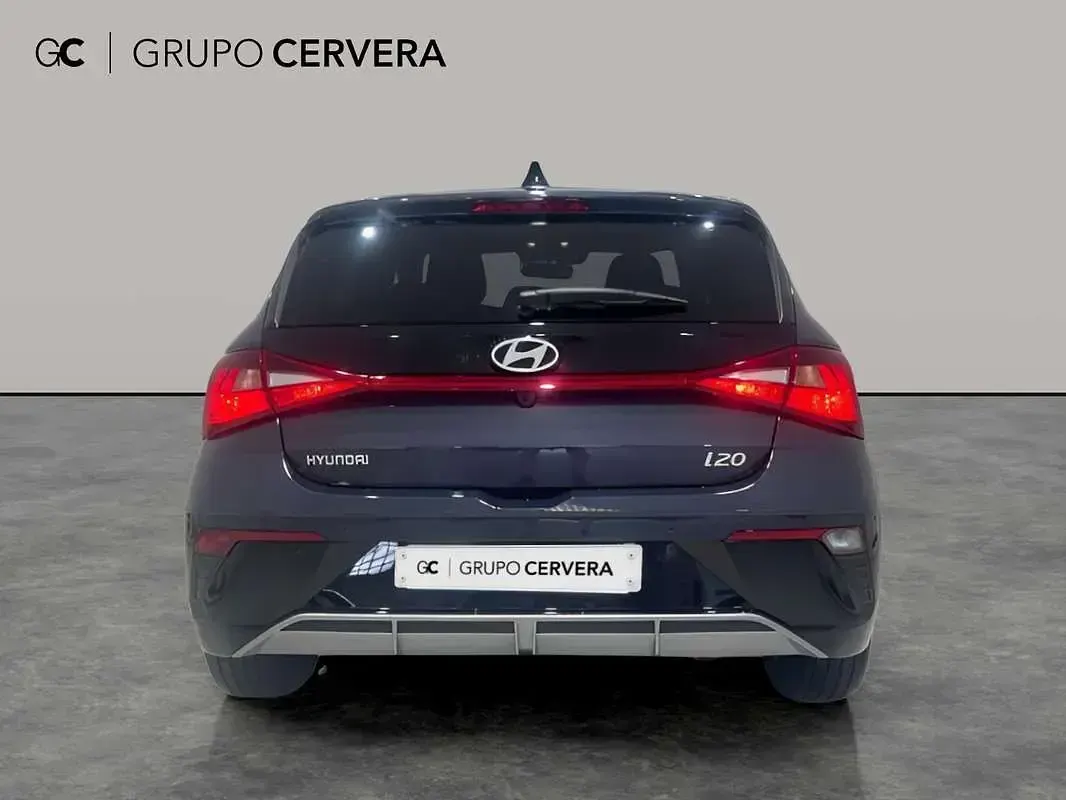 Nuevo Hyundai i20 Blackline 90 CV (66 kW) 2026 Gris Utilitario