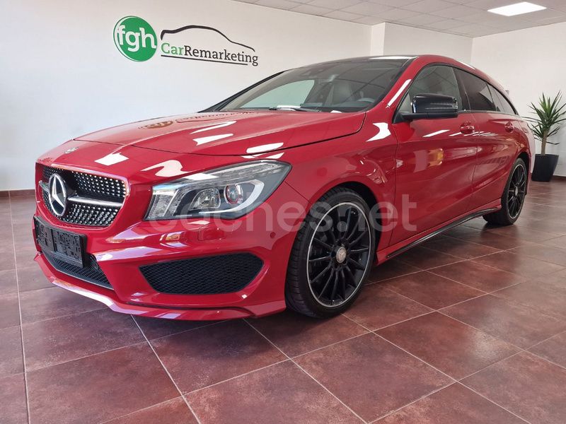 Rojo Usado 2015 Mercedes CLA220 Shooting Brake AMG line Familiar | 20.900 € (Un poco caro) - Imagen 1/4